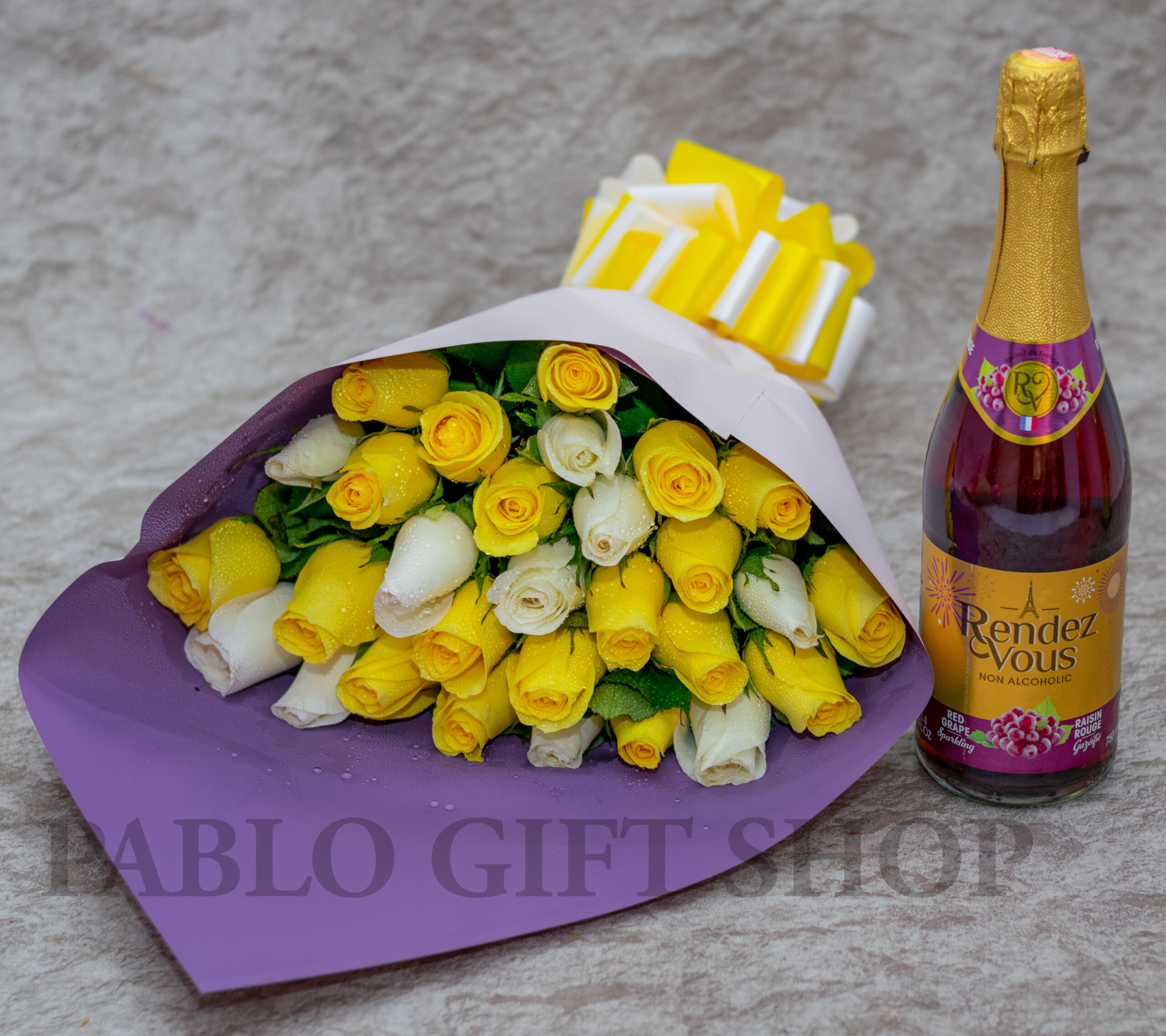 A Flowers Bouquet & Rendez Vous Drink