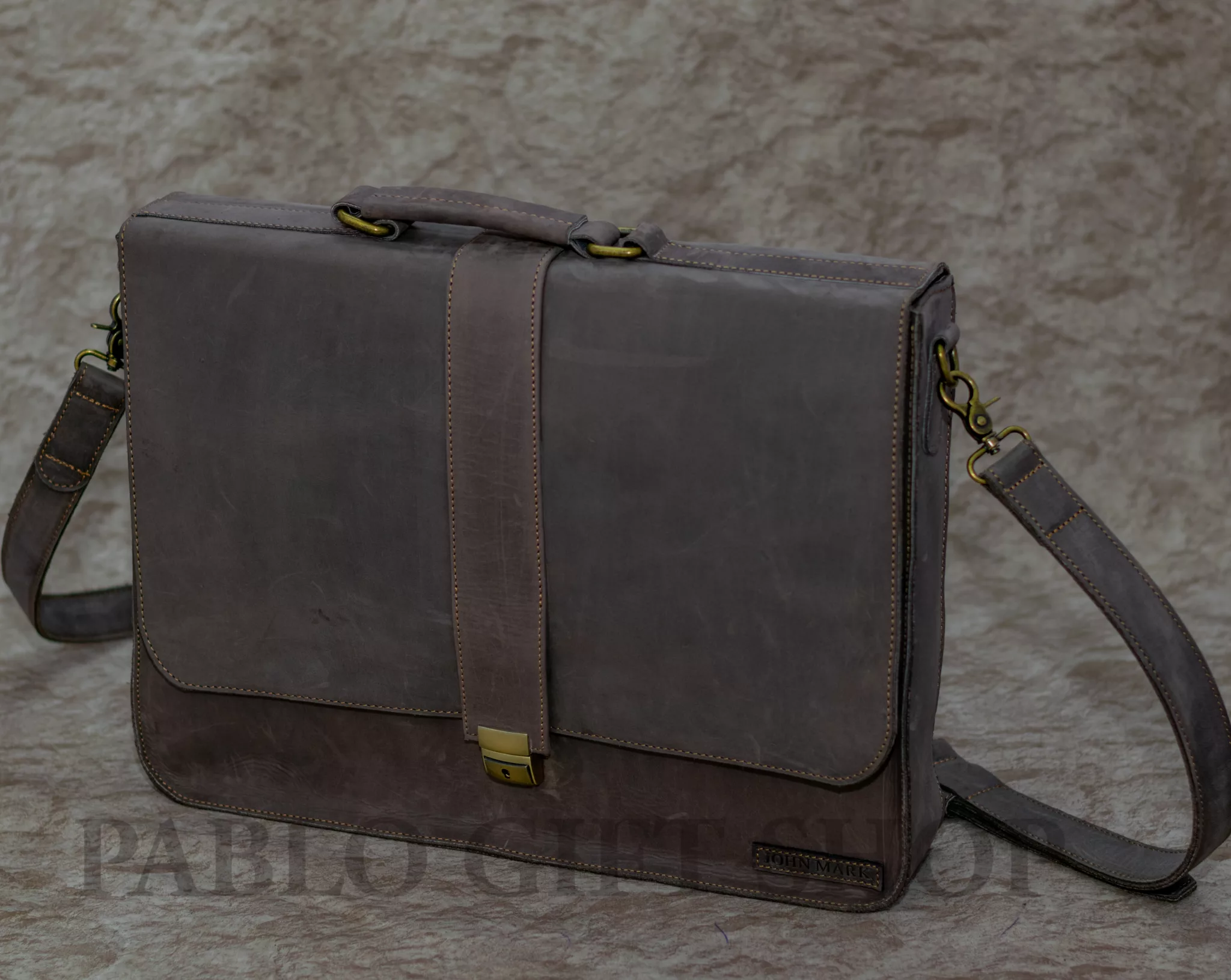 Exquisite Leather Laptop Bag with Customizable Compartments