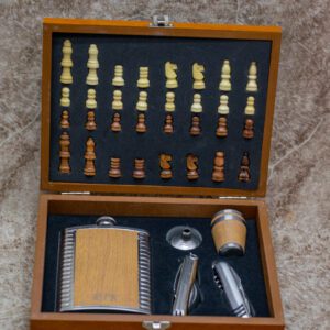 Premium Wooden Chess & Whisky Gift Set – The Perfect Gentleman’s Gift