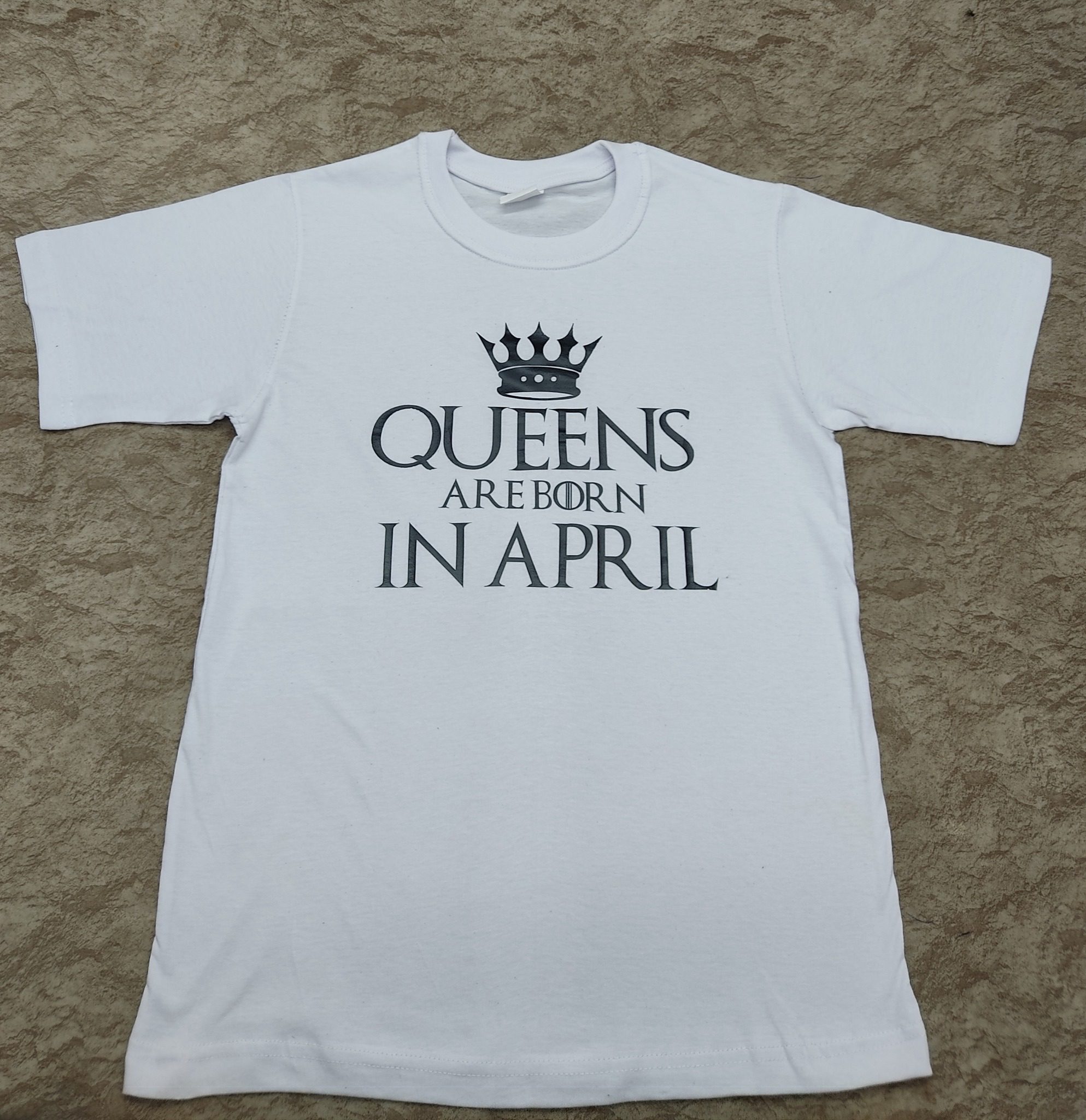 Bold and Beautiful Queens Are Born in April T-shirt