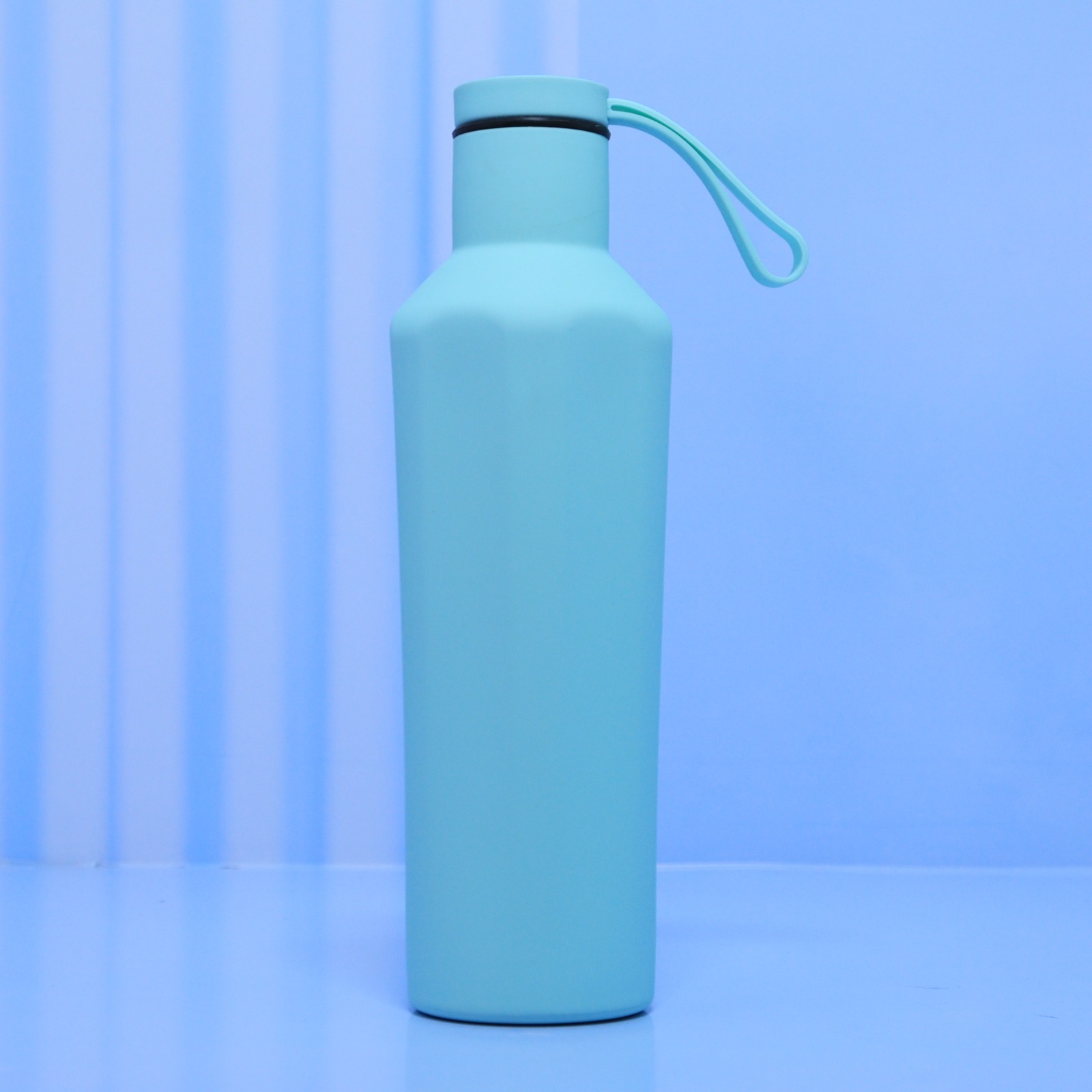 AuraSkin 500ml Insulated Water Bottle with Carry Loop
