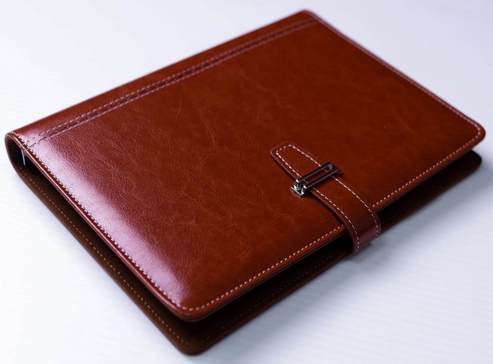 Executive Magnetic Clasp Leather Notebook.